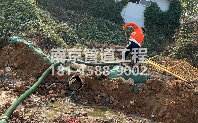 263王子楼工地化粪池清理