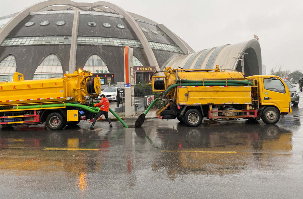 王子楼商场管道清淤